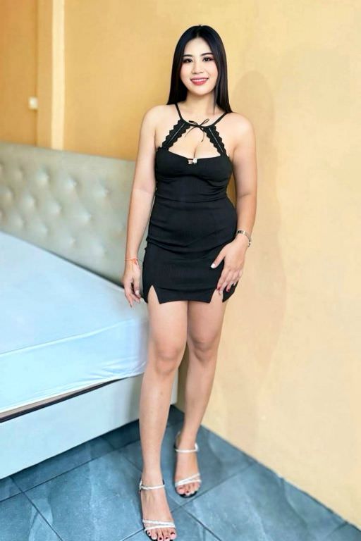 Eye 23 years old is a naughty young Thai masseuse